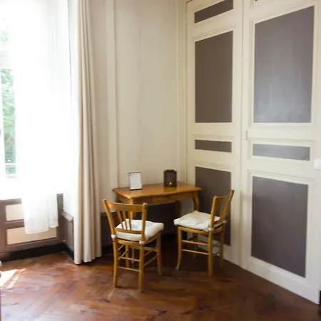 Domaine Des Lilas Bed & Breakfast *